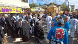 御旅所迄2時間ほどの道中になります(平賀北秋祭り実行委員会撮影) 御旅所迄2時間ほどの道中になります