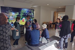 作品展(2Fホール・階段室)(ホームページ委員会撮影) 作品展(2Fホール・階段室)