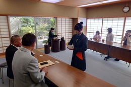 お茶席(ホームページ委員会撮影) お茶席