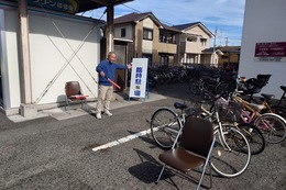 駐車場係(ホームページ委員会撮影) 駐車場係