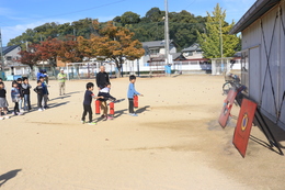消火器訓練(ホームページ委員会撮影) 消火器訓練