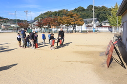 消火器訓練(ホームページ委員会撮影) 消火器訓練