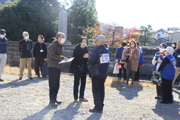 3か所目は万徳寺北側(ホームページ委員会撮影) 3か所目は万徳寺北側