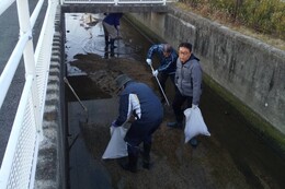 愛染川上流(香西中央公園周囲)(釣西環境衛生組合撮影) 愛染川上流(香西中央公園周囲)