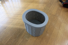 簡易トイレ展示(ホームページ委員会(記録係)撮影) 簡易トイレ展示