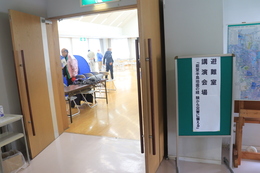 避難所開設(ホームページ委員会(記録係)撮影) 避難所開設