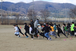 日本には3千種類ほどの鬼ごっこがあるそうです(ホームページ委員会撮影) 日本には3千種類ほどの鬼ごっこがあるそうです
