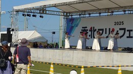 フラダンス(ホームページ委員会撮影) フラダンス