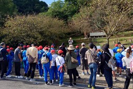 講師のお話を聞いています(環境部会撮影) 講師のお話を聞いています