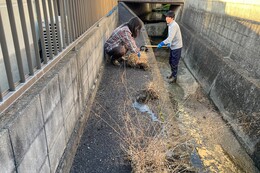 ����k�������H