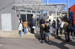 Hair Salon AKETAさんを出て向かったのは(ホームページ委員会撮影) Hair Salon AKETAさんを出て向かったのは