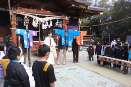 豆まき開始です(ホームページ委員会撮影) 豆まき開始です