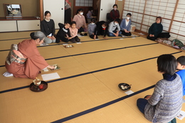 �����̌��̗l�q