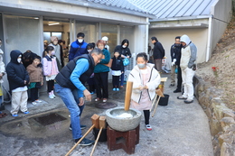 �S���Q���̖݂��̌�