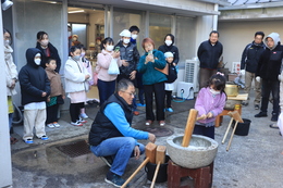 �S���Q���̖݂��̌�