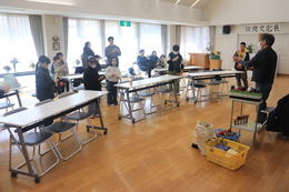 ����ʑ̌��̗l�q