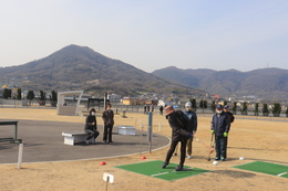 パークゴルフの様子(ホームページ委員会撮影) パークゴルフの様子