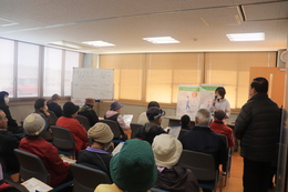 先ずは会議室で挨拶です(ホームページ委員会撮影) 先ずは会議室で挨拶です