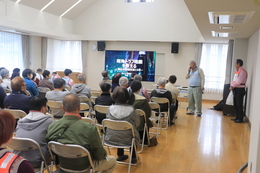 会議室の様子(ホームページ委員会撮影) 会議室の様子